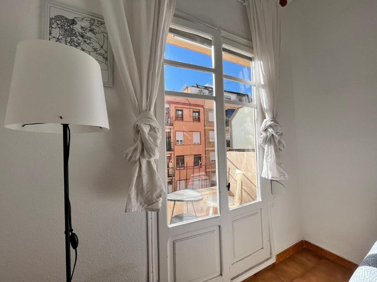 Comfortable Room - Habitacion Acogedora فالنسيا المظهر الخارجي الصورة